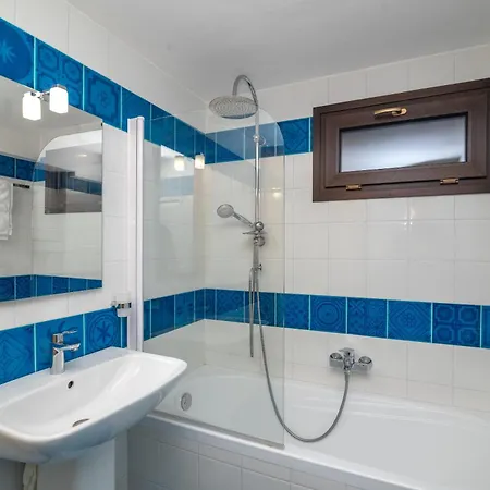App Ta Apartment